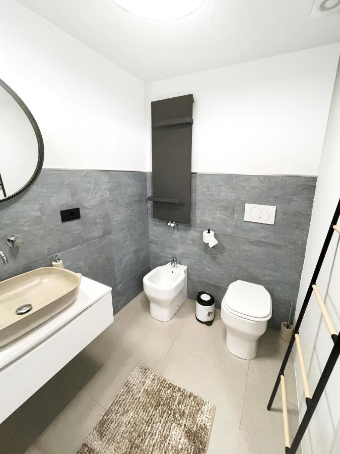 Porta Susa x6 - FreeParking Wi-fi e Netflix Lägenhet Turin Exteriör bild